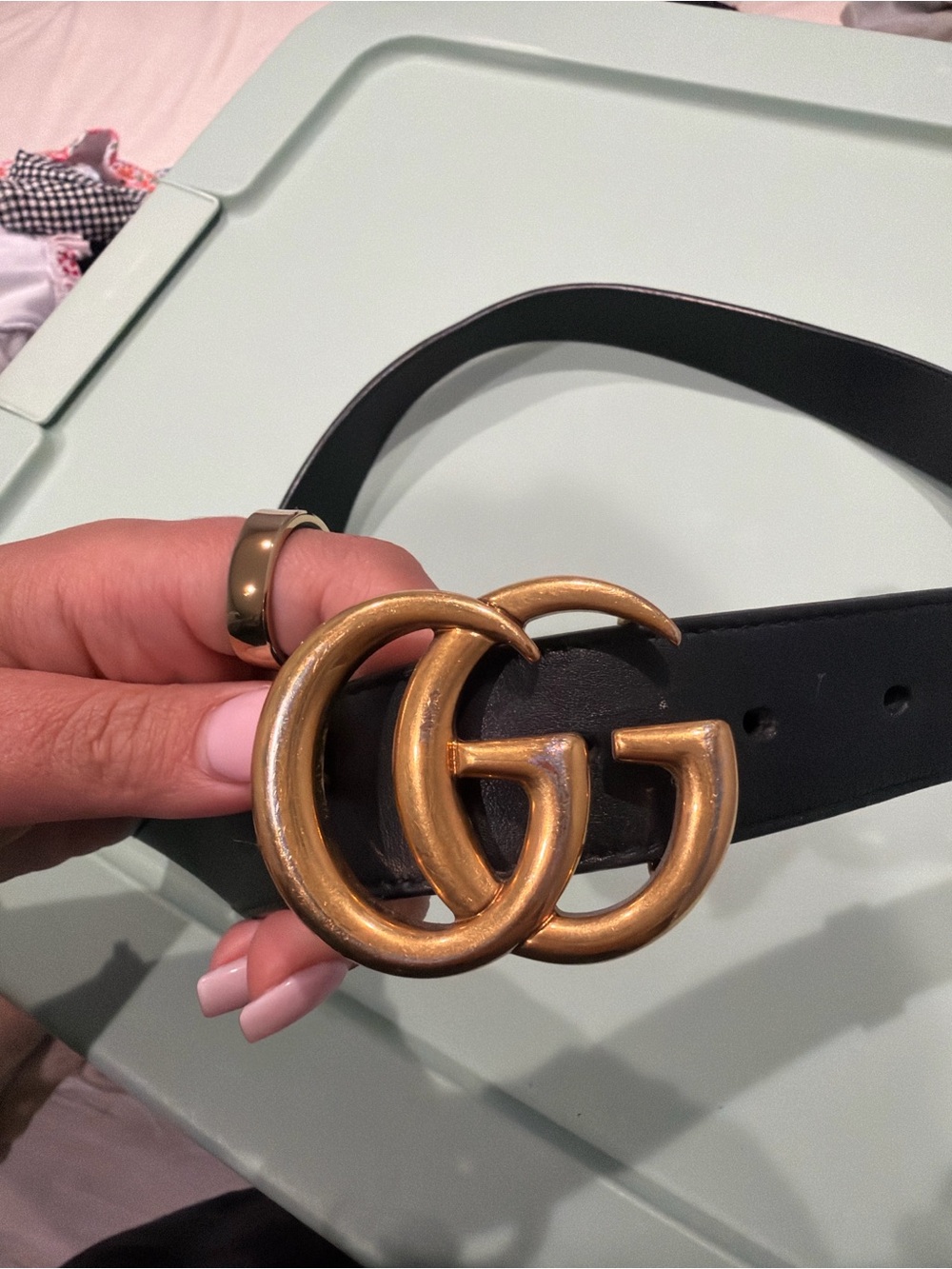Gucci Black Leather Women's Belt with Gold Double G Buckle - Picture 2 of 3